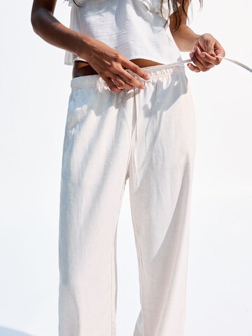 Bershka Широки крачоли Панталон в жълто