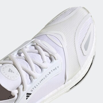 Chaussure de course ADIDAS BY STELLA MCCARTNEY en blanc