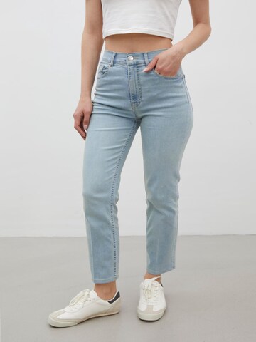 MANUKA Skinny Jeans in Blue: front