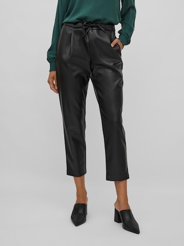 VILA Regular Pleat-Front Pants 'NILLE' in Black: front