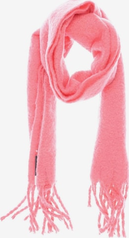 Marie Lund Scarf & Wrap in One size in Pink: front