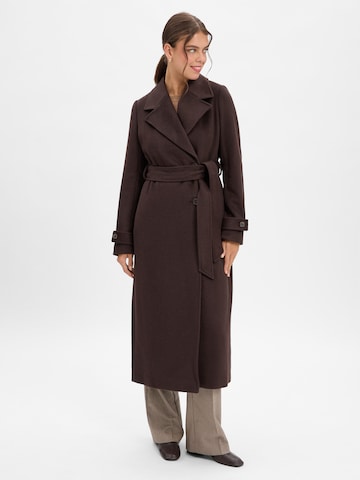 mbym Between-Seasons Coat 'Kasimira' in Brown: front