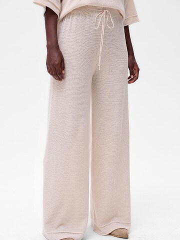Blue Shadow Regular Hose‌ in Beige: Vorderseite