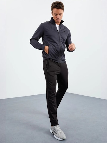 Tuta da jogging di Tommy Life in grigio