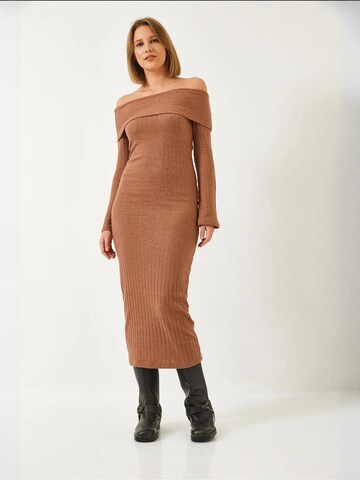 Bianco Lucci Jurk in Beige: voorkant