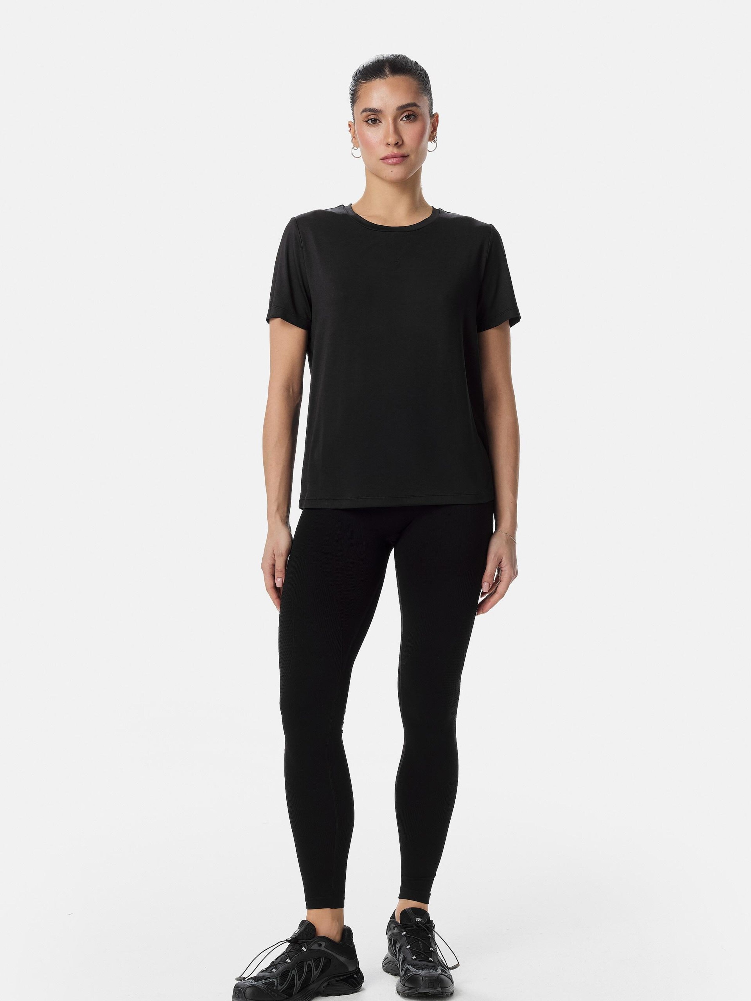 Cardio Bunny Shirt 'EASY FIT' in Black