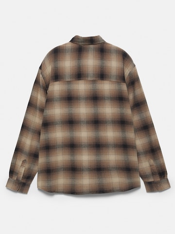 Pull&BearComfort Fit Košulja - smeđa boja