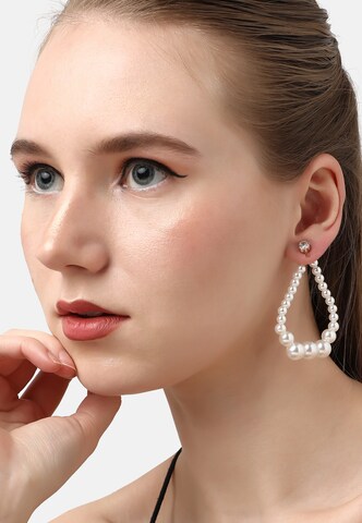 SOHI - Pendientes 'Kizzy' en blanco: frente