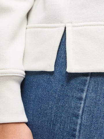 GAP Sweatshirt in White