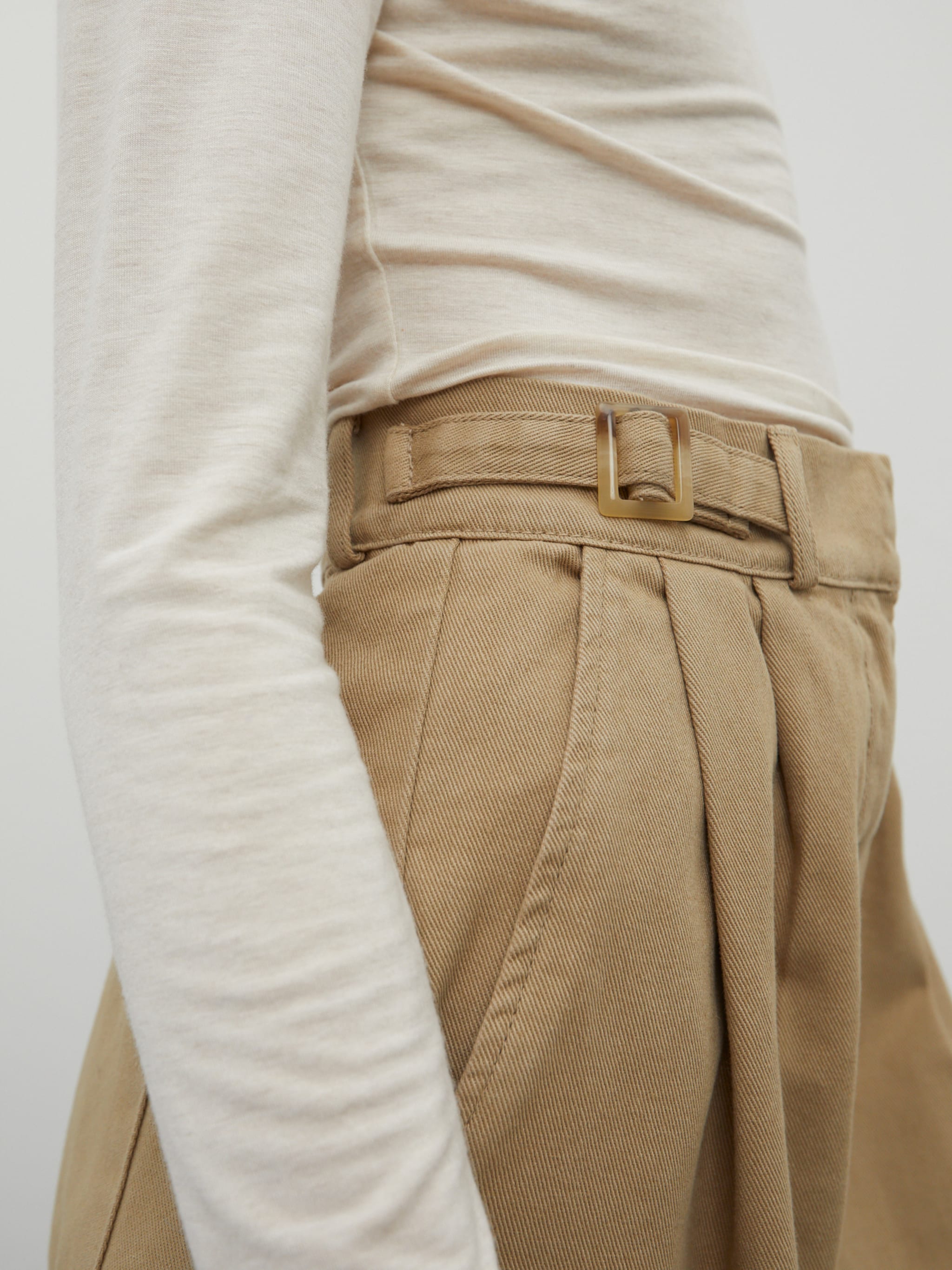 EDITED Producten Bandplooi jeans 'Chiara' Sand