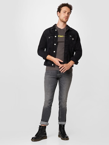 Calvin Klein Jeans Тениска в сиво