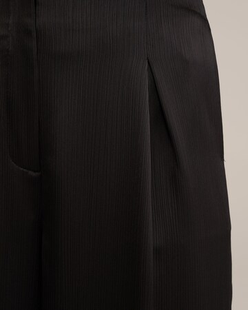 WE Fashion Bő szár Élére vasalt nadrágok - fekete