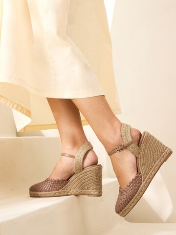 Décolleté sling 'Forever Comfort®' di Next in marrone