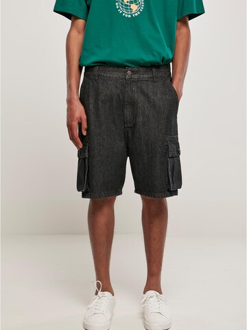 Urban Classics Regular Shorts in Schwarz