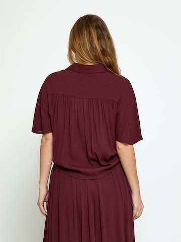 Tricou 'Hally' de la Peppercorn pe maro