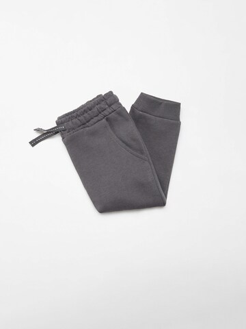 Tapered Pantaloni 'MATEO5' de la MANGO KIDS pe gri