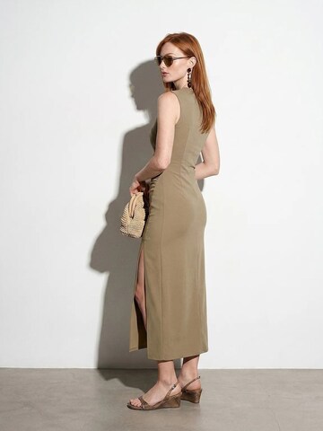 Rochie 'Midi' de la Dilvin pe verde