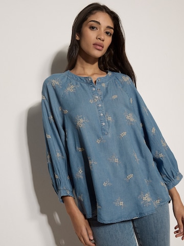Chemisier ' ' Apricot en bleu : devant