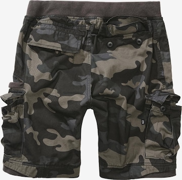 Brandit Regular Shorts 'Packham' in Grün