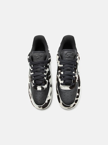 Baskets basses 'AIR FORCE 1 '07'' Nike Sportswear en noir