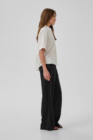 My Essential Wardrobe Wide leg Broek 'Jannie' in Zwart