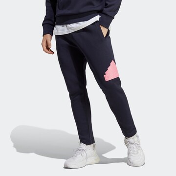 Effilé Pantalon de sport 'Future Icons Badge Of Sport' ADIDAS SPORTSWEAR en bleu : devant