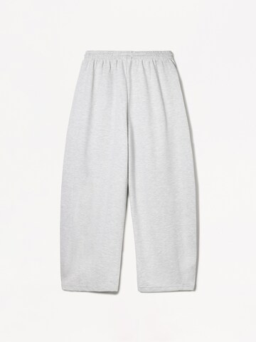 Bershka Baggy Bukser i grå