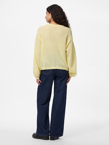 Pull-over 'PCIda' PIECES en jaune