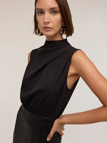 Robe MOTIVI en noir