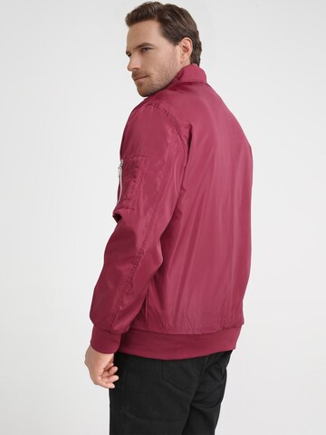 YOUTHUP Between-Season Jacket in Red
