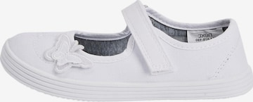 Balerini de la Next pe alb: față