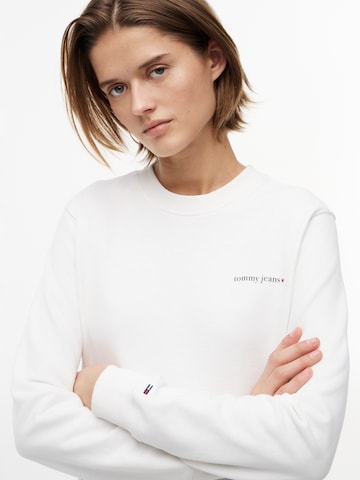 Tommy Jeans Tréning póló 'ESS' - fehér