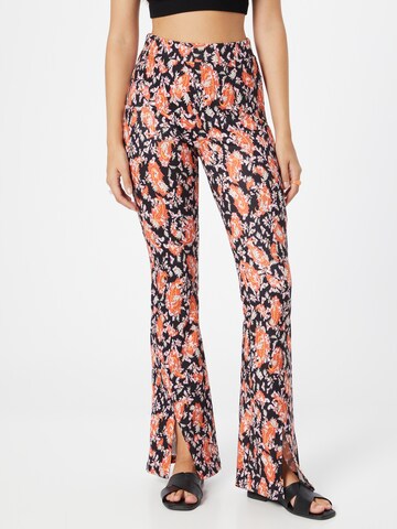 Colourful Rebel Flared Broek 'Darcy' in Oranje: voorkant