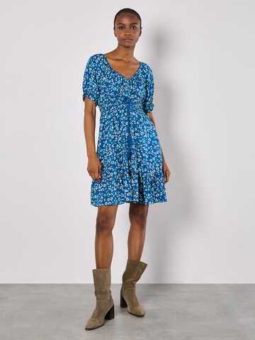 Robe ' ' Apricot en bleu : devant