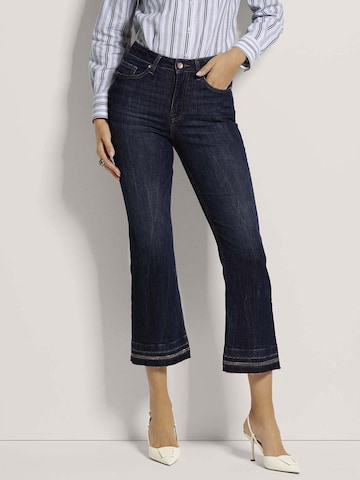 MADELEINE Flared Jeans in Blauw: voorkant