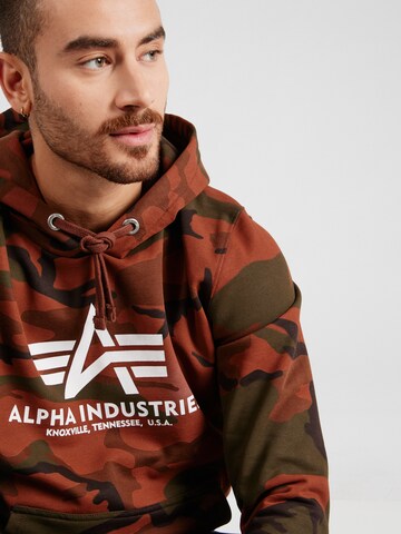 ALPHA INDUSTRIES Sweatshirt in Braun