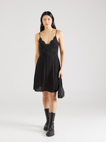 Robe 'Caro' ABOUT YOU en noir : devant