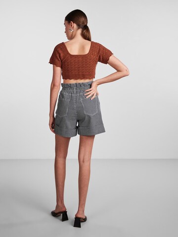 PIECES Knitted Top 'Bluma' in Brown