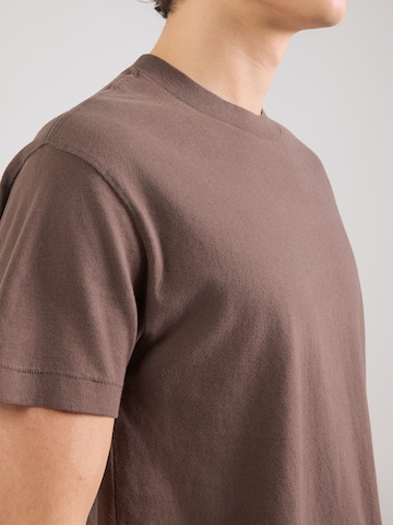 Abercrombie & Fitch - Camiseta 'ESSENTIAL' en marrón