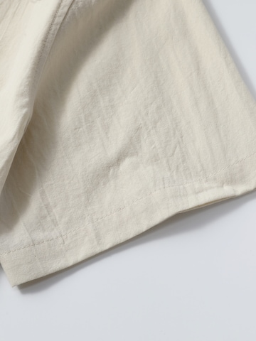 ALLTHEMEN Regular fit Button Up Shirt in Beige