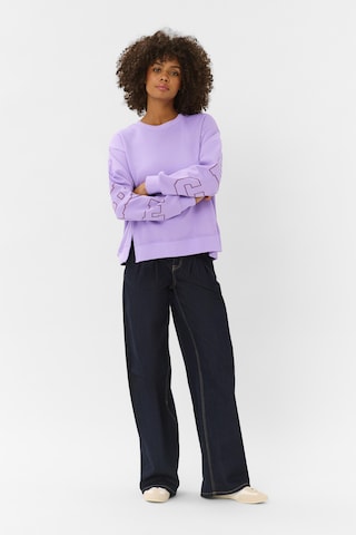 CULTURE - Sweatshirt 'Angela Charlie' em roxo
