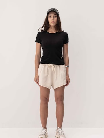FEMSSY Tričko 'PURE' – černá