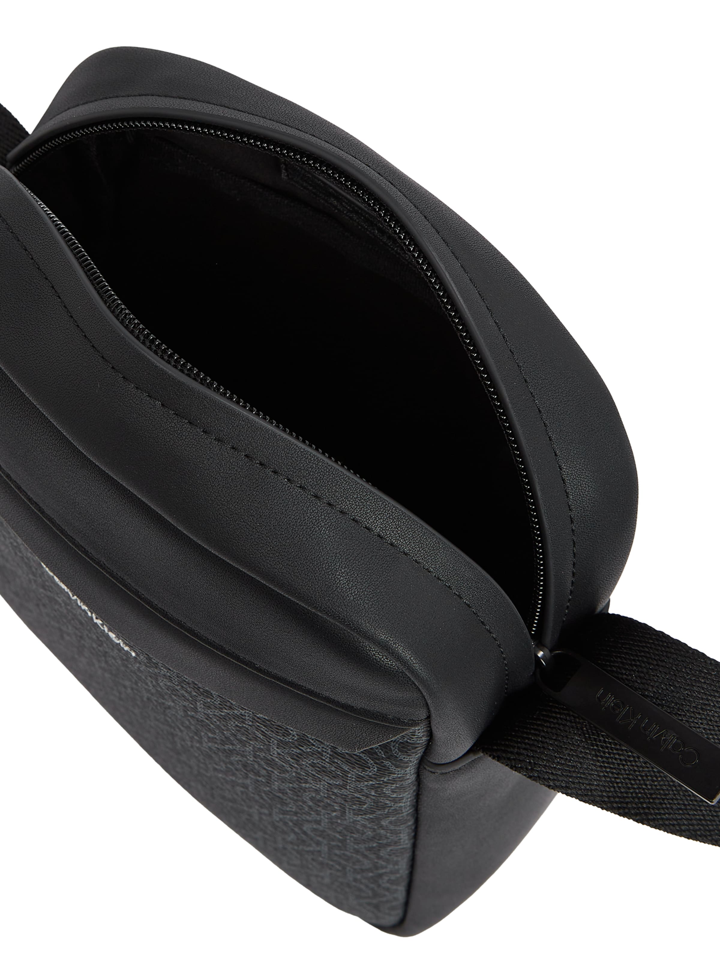 Calvin Klein Crossbody Bag 'Must' in Black