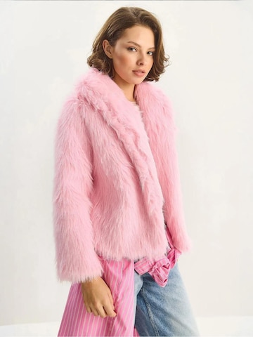Giacca di mezza stagione 'Kunstpelzmäntel' di Bianco Lucci in rosa