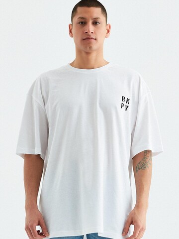 Rockupy Oversized shirt 'Silas' in White