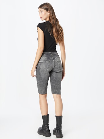 Coupe slim Jean 'CATIE' QS en gris