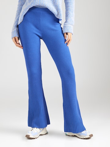 The Wolf Gang Flared Pants 'Lia' in Blue: front