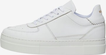 Sneaker bassa di SELECTED FEMME in bianco: frontale