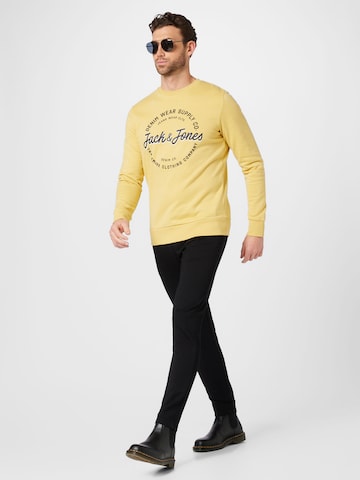 JACK & JONES - Sweatshirt 'ANDY' em amarelo