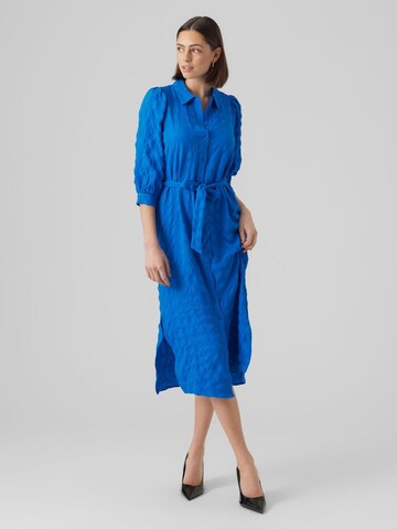 VERO MODA Košilové šaty 'CAMMI' – modrá